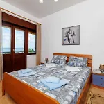 In 51945 Apartment