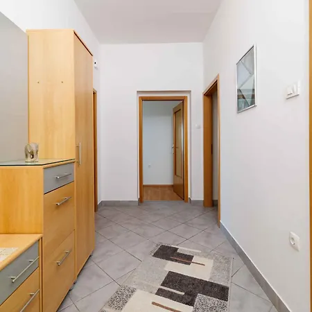 In 51945 * Crikvenica