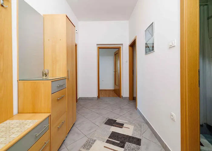 In 51945 * Crikvenica